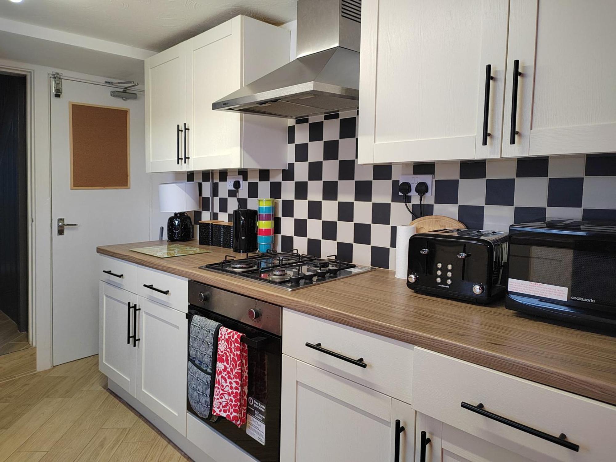 Granville 5Br Townhouse - Ideal For Groups, Families Or Contractors By Suitely Cheltenham Dış mekan fotoğraf